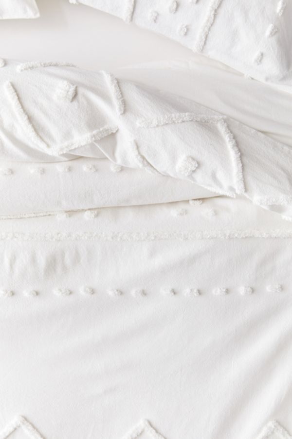 Bomi Tufted Duvet Cover Urban Outfitters Canada