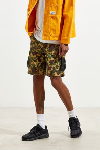 urban outfitters camo shorts