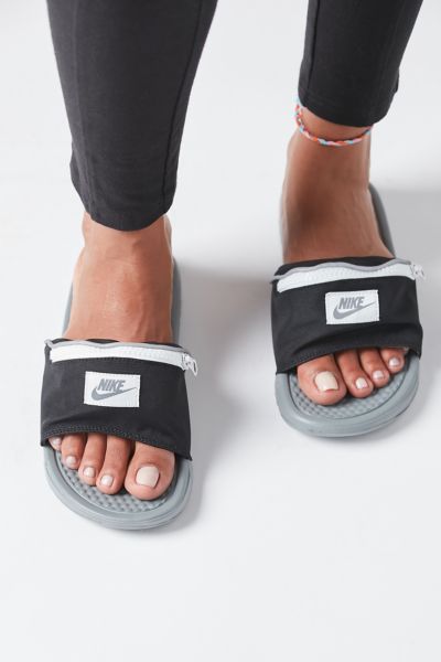 nike benassi zipper