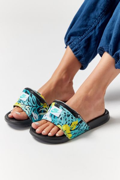 Nike Benassi Just Do It Printed Fanny Pack Slide Sandal | Urban Outfitters