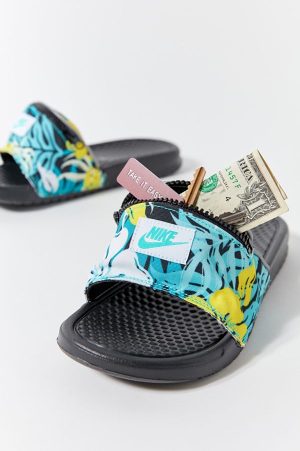 black nike flip flops mens