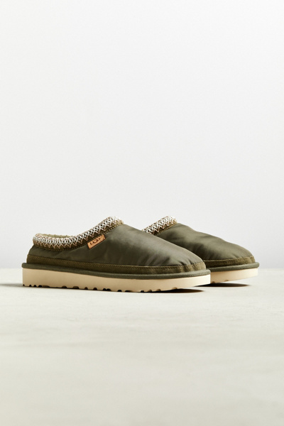 ugg slippers urban outfitters