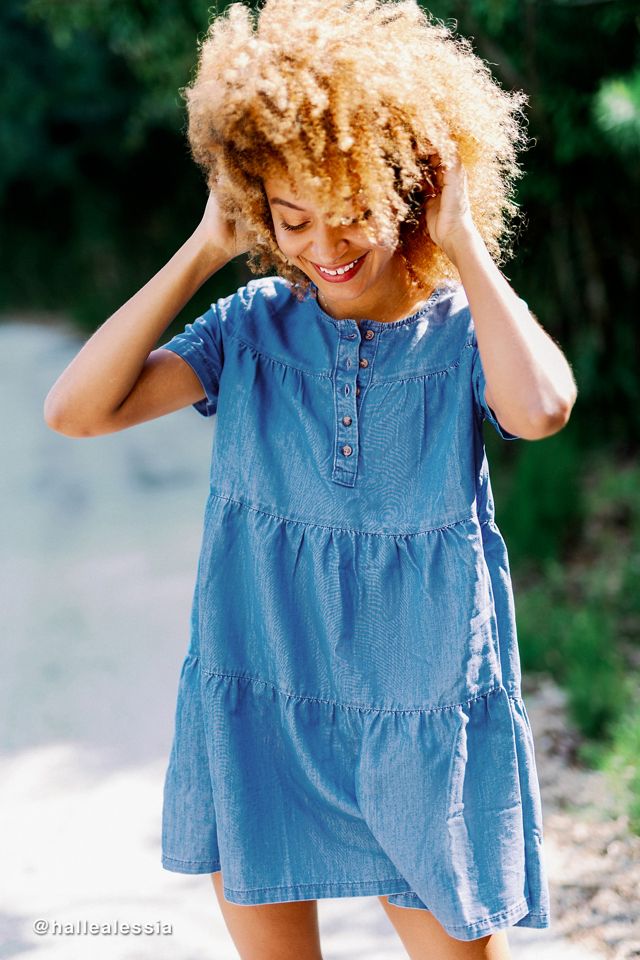 UO Chambray Tiered Short Sleeve Babydoll Dress | Urban Outfitters