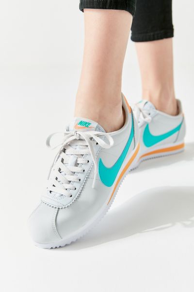 Nike Classic Cortez Leather Sneaker | Urban Outfitters