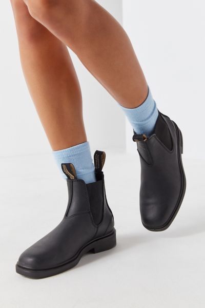 square toe blundstone boots