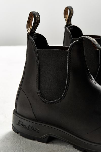 urban outfitters blundstone