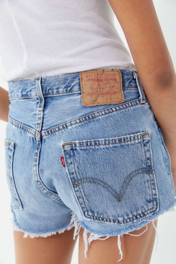Urban Renewal Recycled Levi’s Basic Denim Short | Urban Outfitters Canada