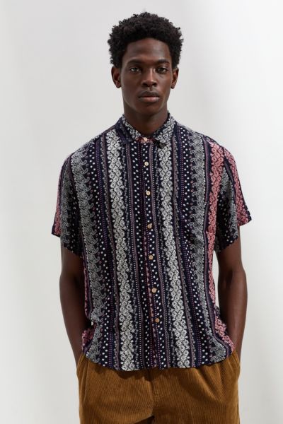Raga Man Vertical Floral Short Sleeve Button-Down Shirt | Urban Outfitters