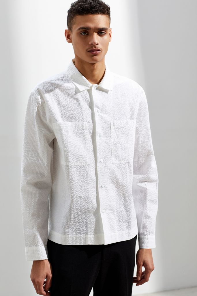 UO Solid Seersucker Button-Down Shirt | Urban Outfitters Canada