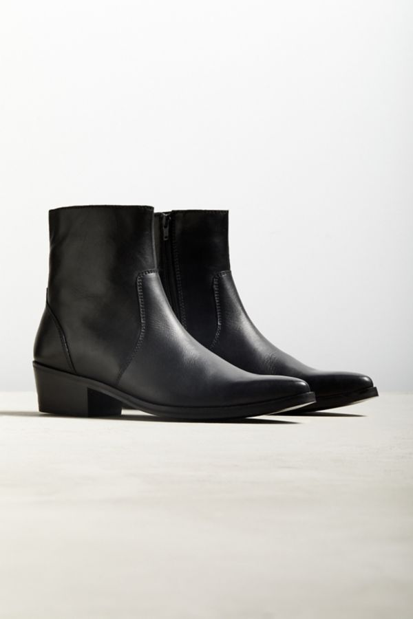 uo black boots