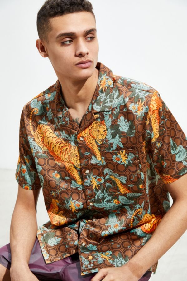 UO Leafy Tiger Satin Short Sleeve Button-Down Shirt | Urban Outfitters