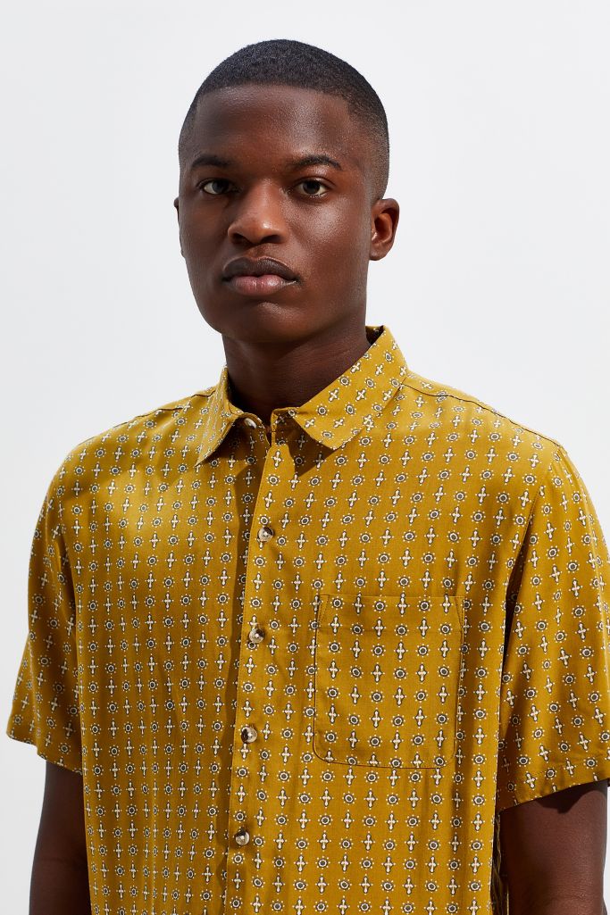 UO Geo Foulard Short Sleeve Button-Down Shirt | Urban Outfitters Canada