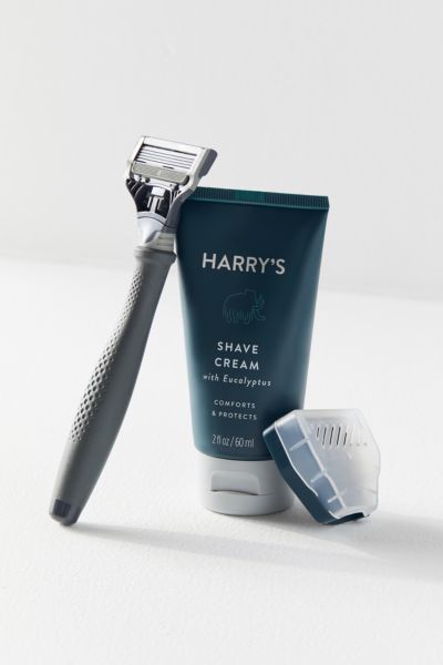 Harry’s Essential Shave Kit | Urban Outfitters