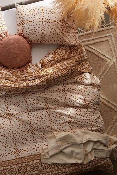 Bedding: Duvet Covers, Bed Sets, + More | Urban Outfitters