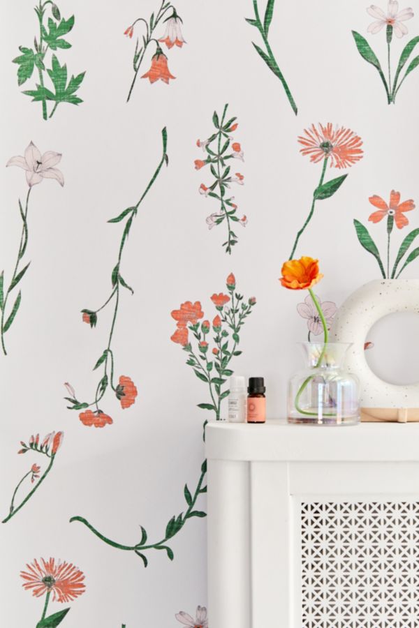 Slide View: 1: Georgina Floral Removable Wallpaper