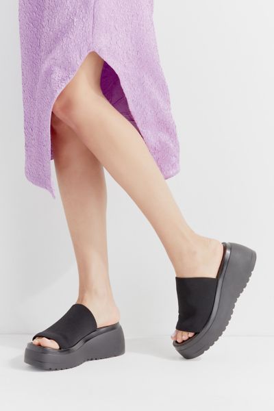 steve madden platform flip flops