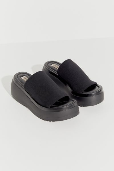 urban outfitters steve madden platform sandals