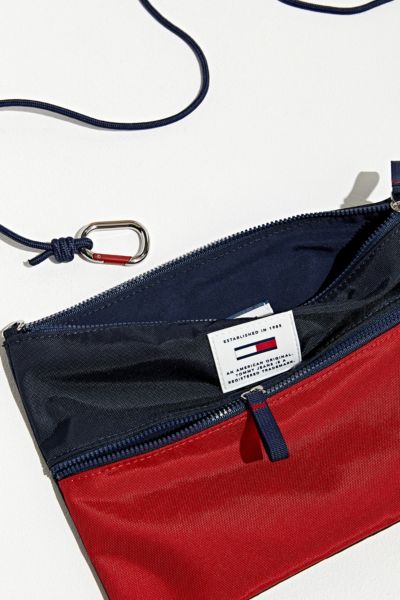 tommy jeans pouch