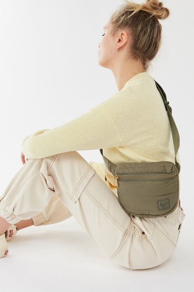 herschel fifteen light belt bag