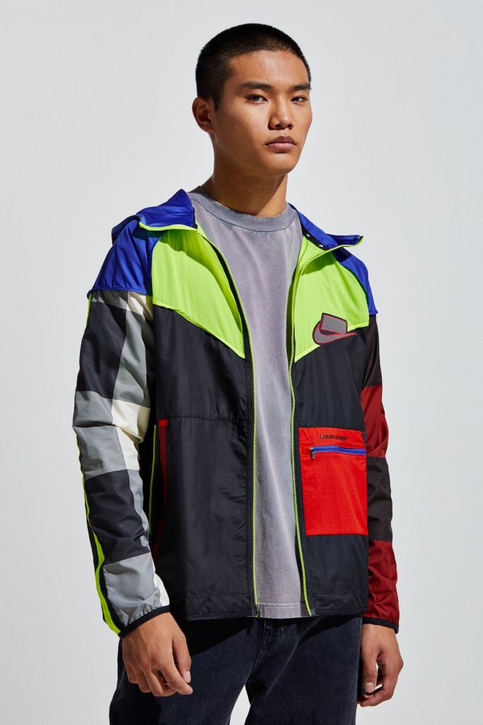 nike running wild run jacket in white