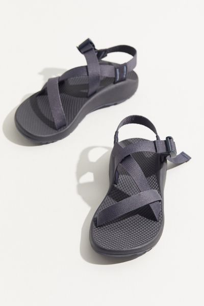 urban outfitters chacos