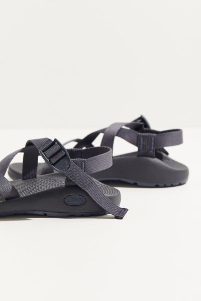 chacos urban outfitters