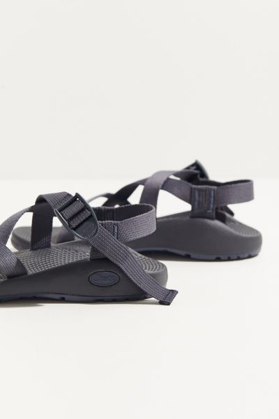 urban outfitters chacos