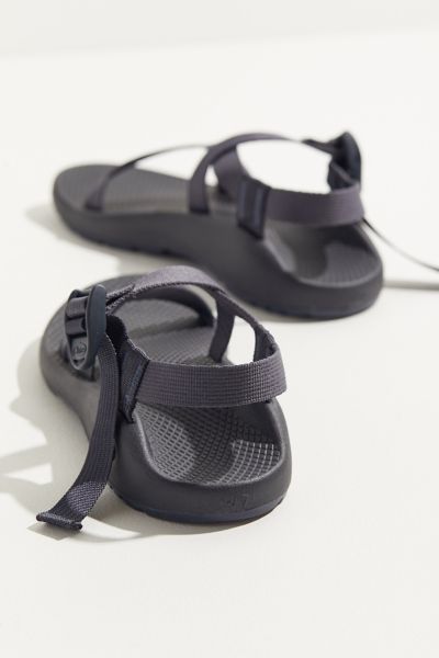 urban outfitters chacos