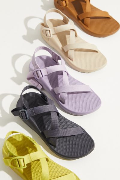 urban outfitters chacos