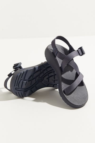 urban outfitters chacos