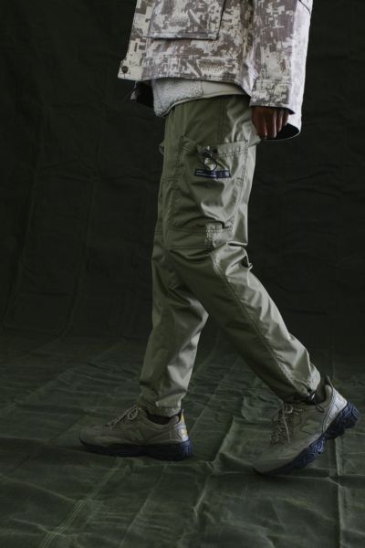 urban outfitters black cargo pants