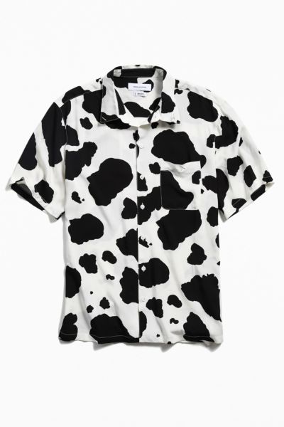UO Cow Print Short Sleeve Button-Down Shirt | Urban Outfitters