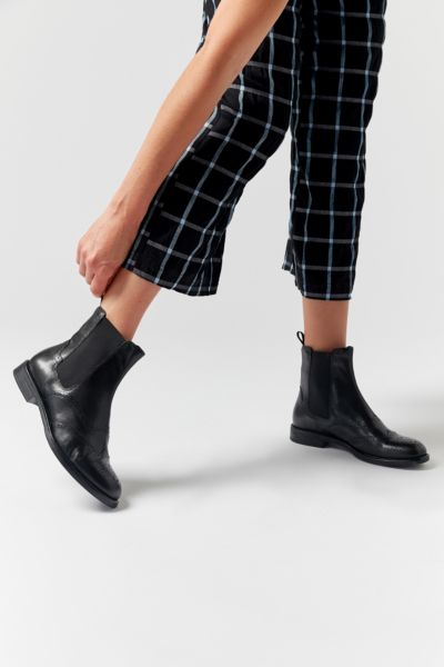 Vagabond Shoemakers Amina Chelsea Boot | Urban Outfitters Canada