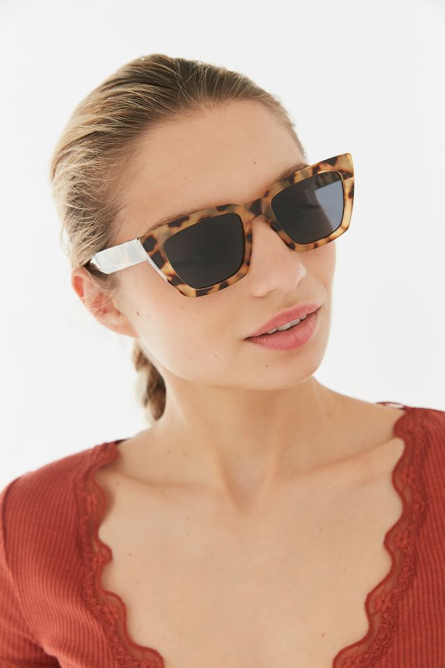 Carson Chunky Rectangle Sunglasses Urban Outfitters 