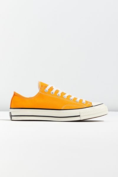 urban outfitters converse
