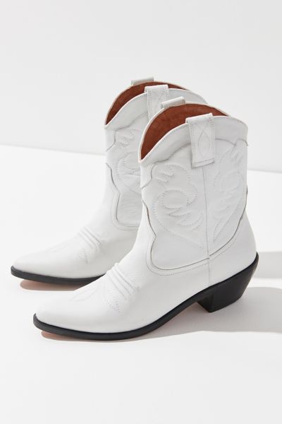 UO Lynn Cowboy Boot | Urban Outfitters