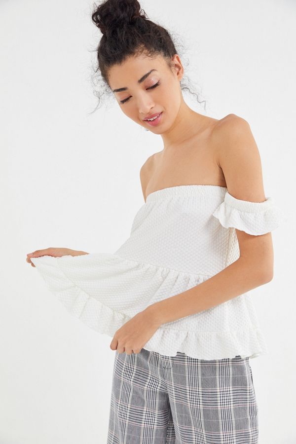 UO Off-The-Shoulder Tiered Ruffle Peplum Top | Urban Outfitters