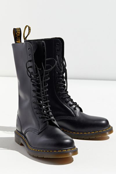 dr martens 14 eye