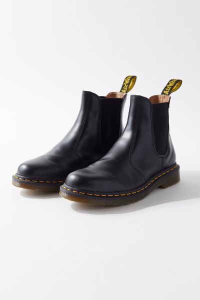 dr martens faux leather 2976 chelsea boots in black smooth