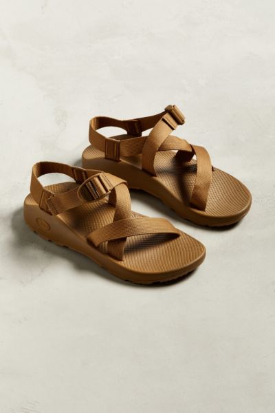 urban outfitters chacos