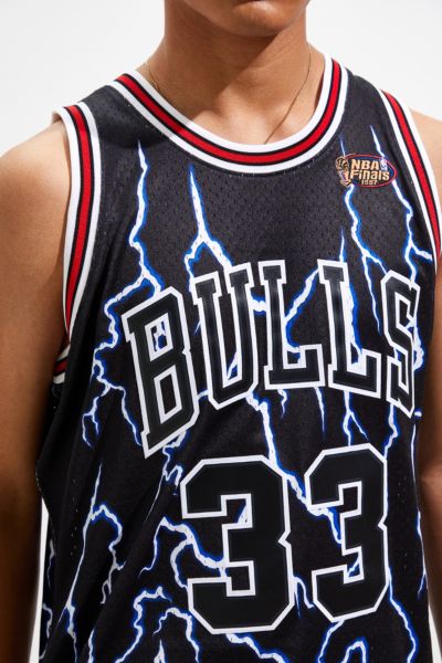 bulls lightning jersey