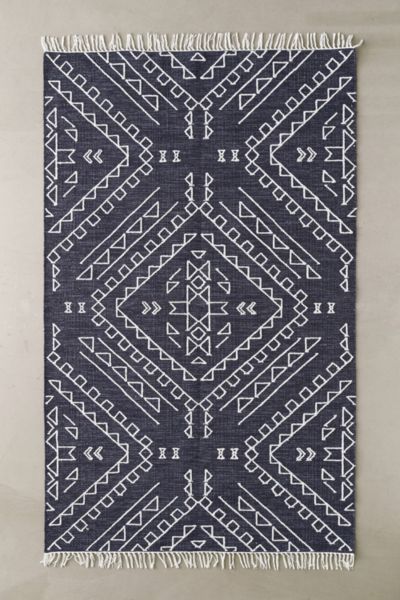 Laszlo Woven Wool Rug | Urban Outfitters