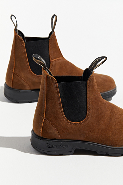 urban outfitters blundstone