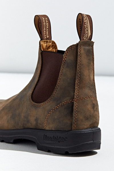 urban outfitters blundstone