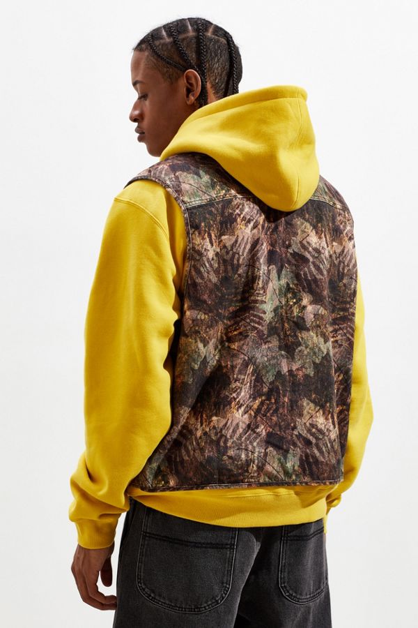 UO Leaf Print Camo Gilet Vest | Urban Outfitters