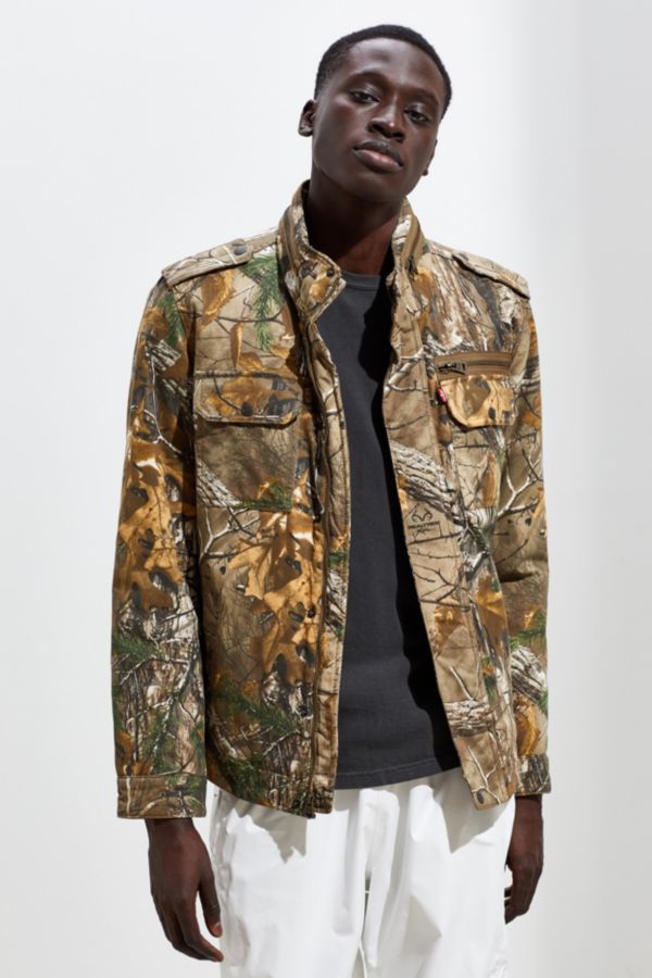 Levi’s Camo Two Pocket Military Jacket | Urban Outfitters