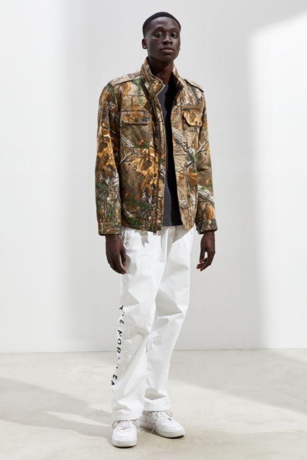 Levi’s Camo Two Pocket Military Jacket | Urban Outfitters