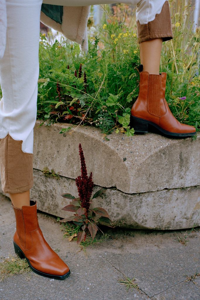 Vagabond Shoemakers Simone Square Toe Boot | Urban Outfitters