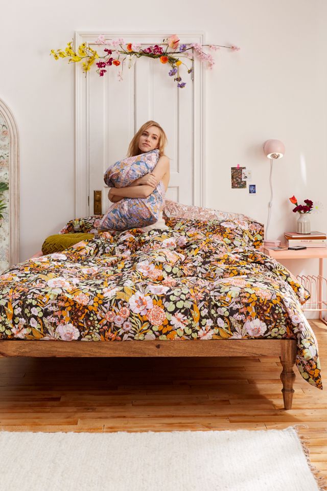 Mila Sketched Floral Duvet Set Urban Outfitters