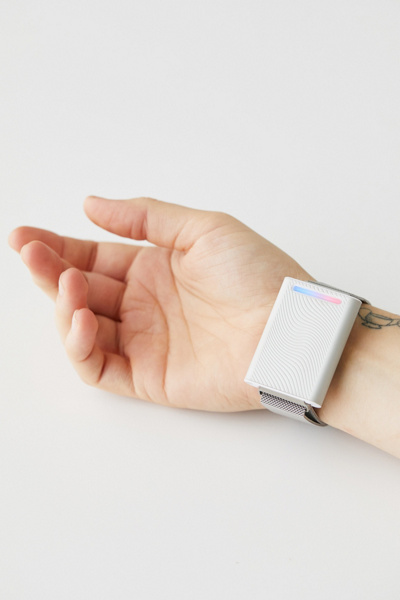 Étui De Voyage Rigide Rond Pour Bracelet Embr Wave 1 Et 2 - Noir - Neuf Dans Son Emballage